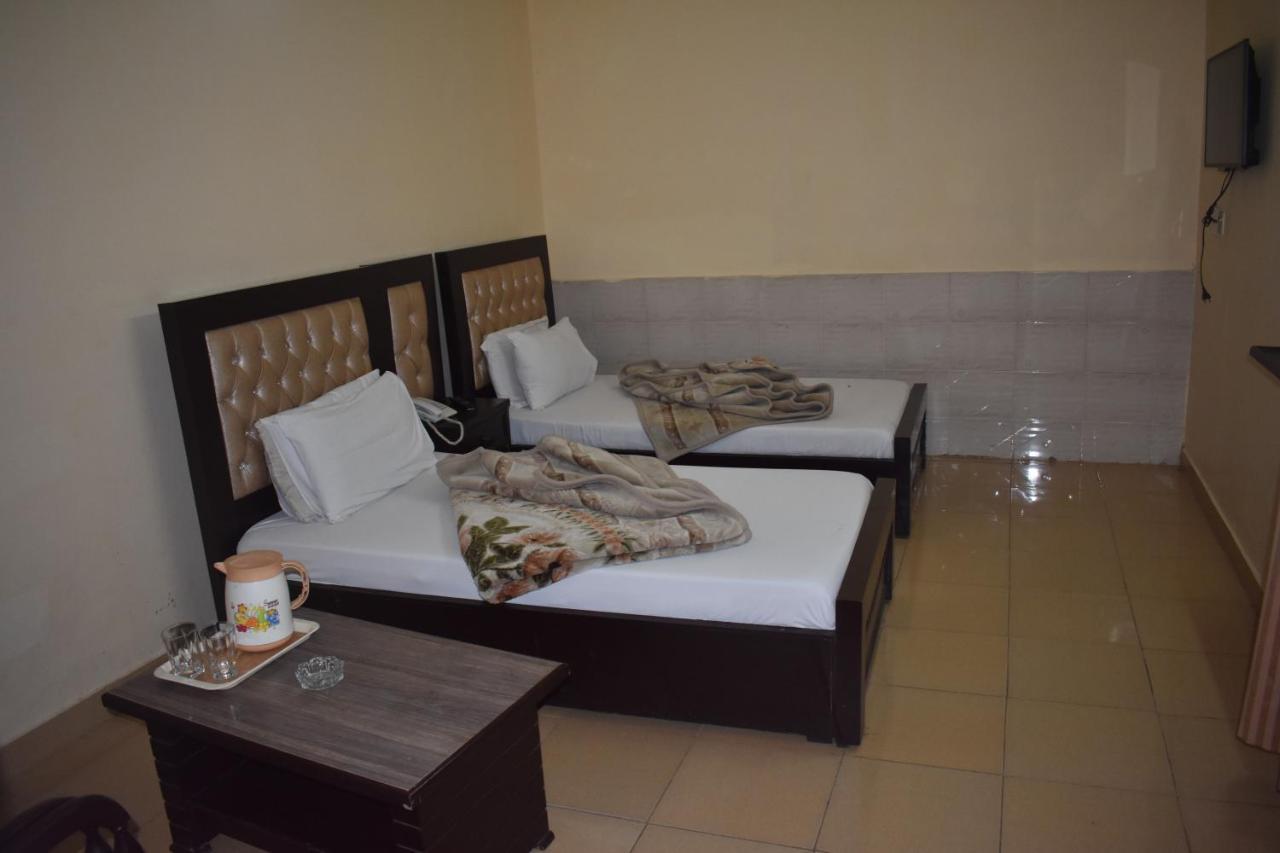 Hotel Sky Inn Rawalpindi Bagian luar foto