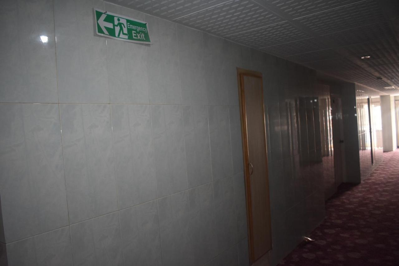 Hotel Sky Inn Rawalpindi Bagian luar foto